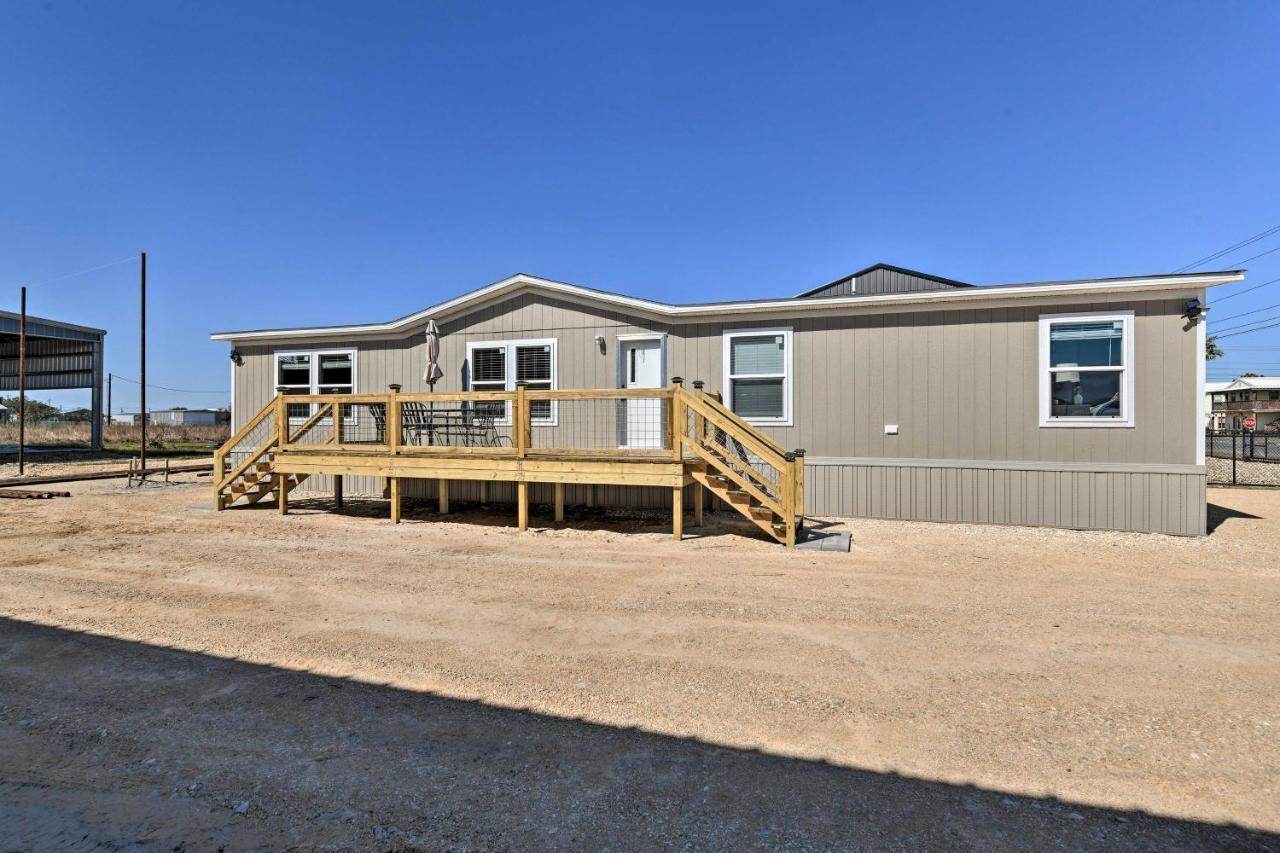 Quaint Port Oconnor Home - 3 Mi To Beach! Port O'Connor المظهر الخارجي الصورة